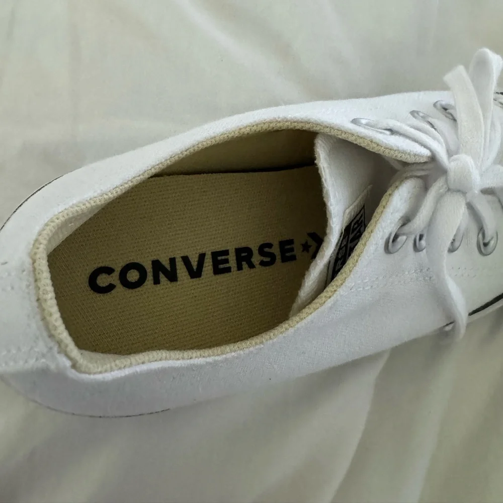 Converse - Picture 4 of 4